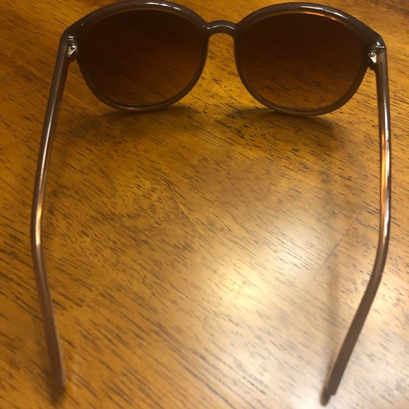Fossil Large Rounded Brown Sunglasses - Picture 4 of 5